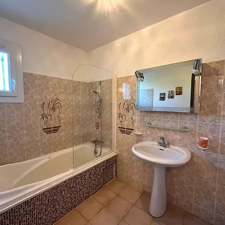 Villa Riva Pour 8 Personnes Avec Piscine Privee, Au Coeur Du Domaine De Valcros *